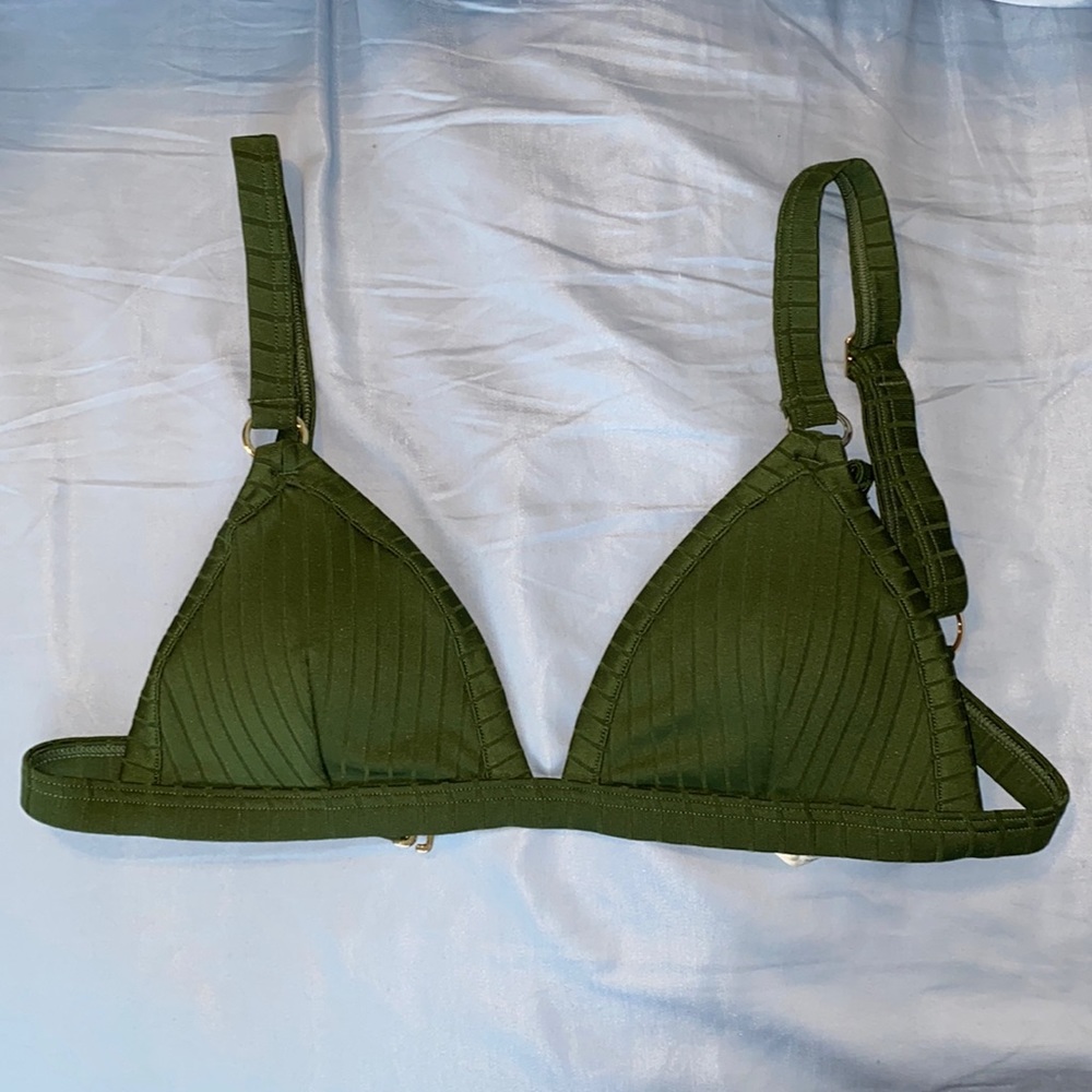 Hollister Green bathing suit top. Size M. Only used 1 time. Brand New